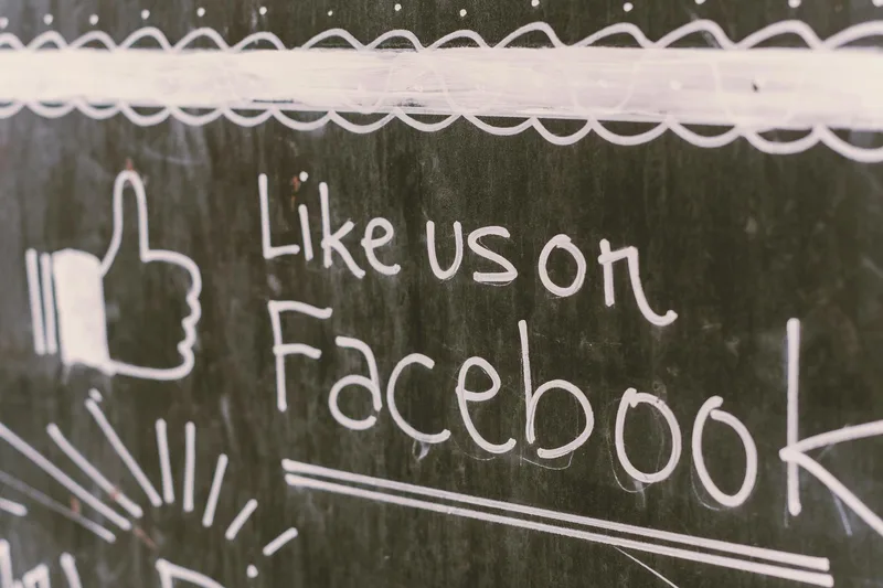 Facebook lead gen ad format examples